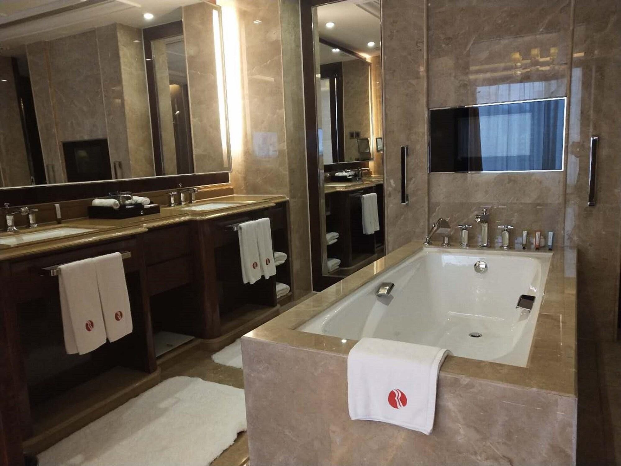 Ramada Plaza Qiandeng Kunshan Kunshan  Exterior photo