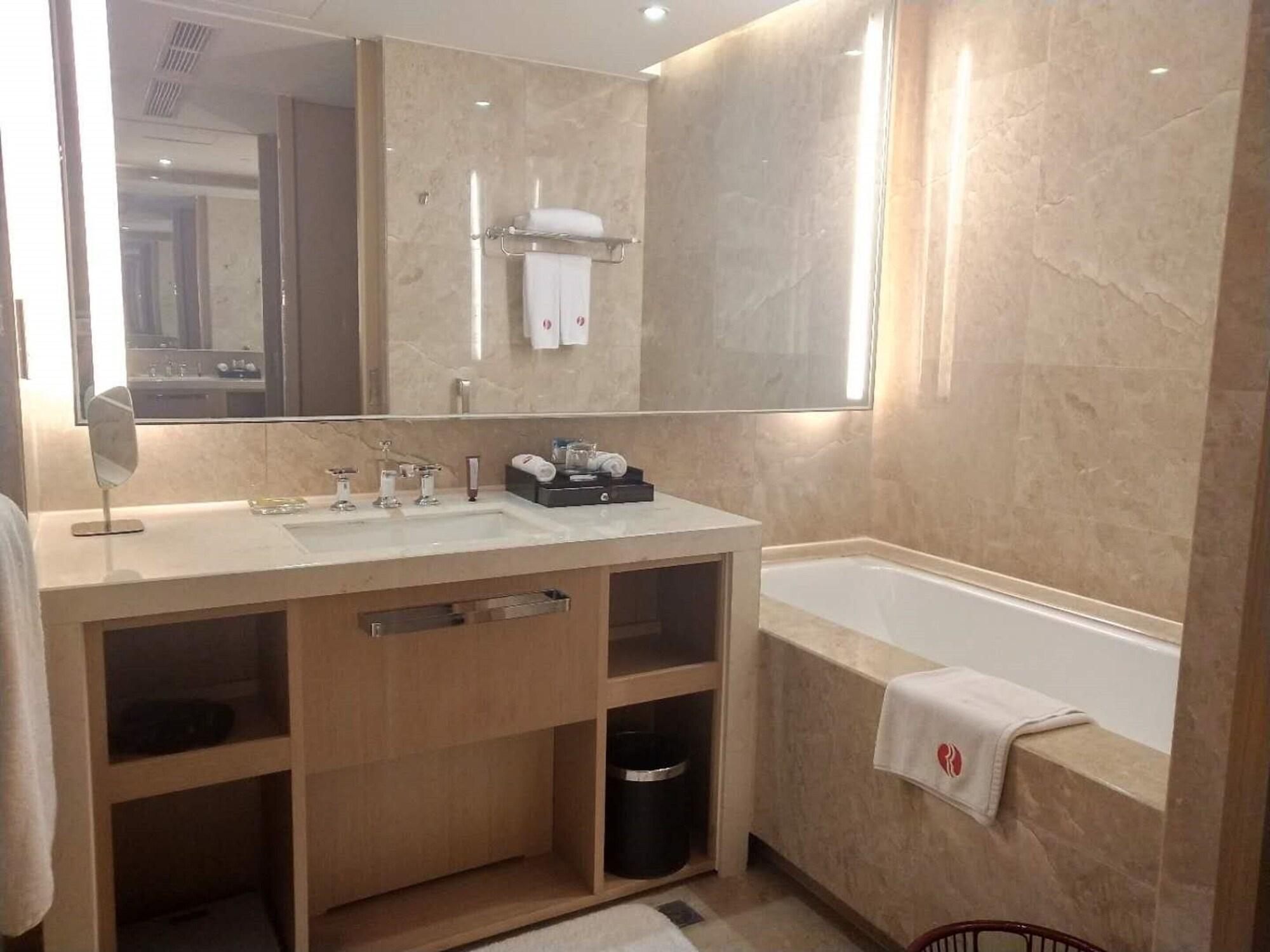 Ramada Plaza Qiandeng Kunshan Kunshan  Exterior photo